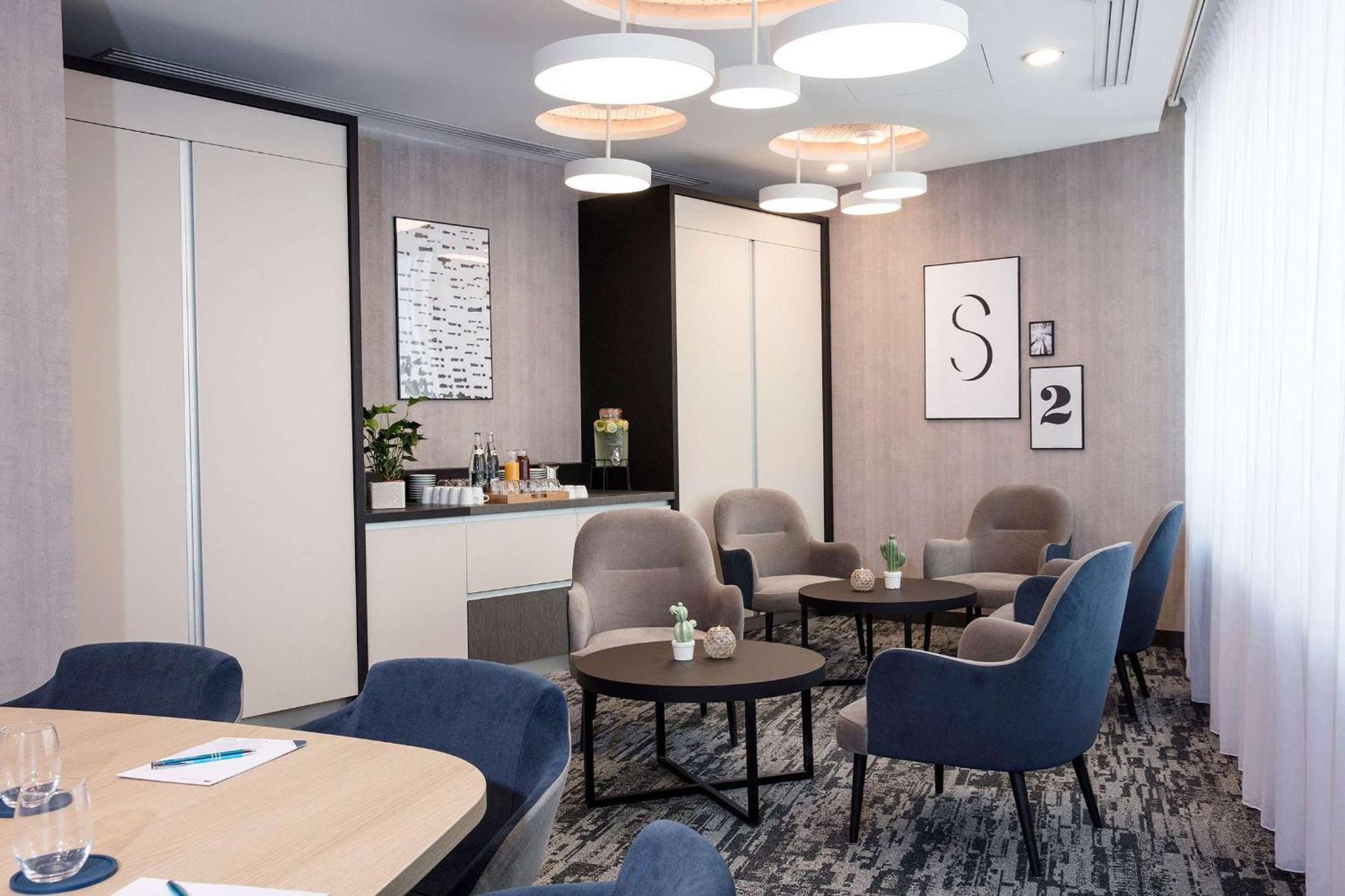 Hampton By Hilton Paris Clichy Hotel Exterior foto